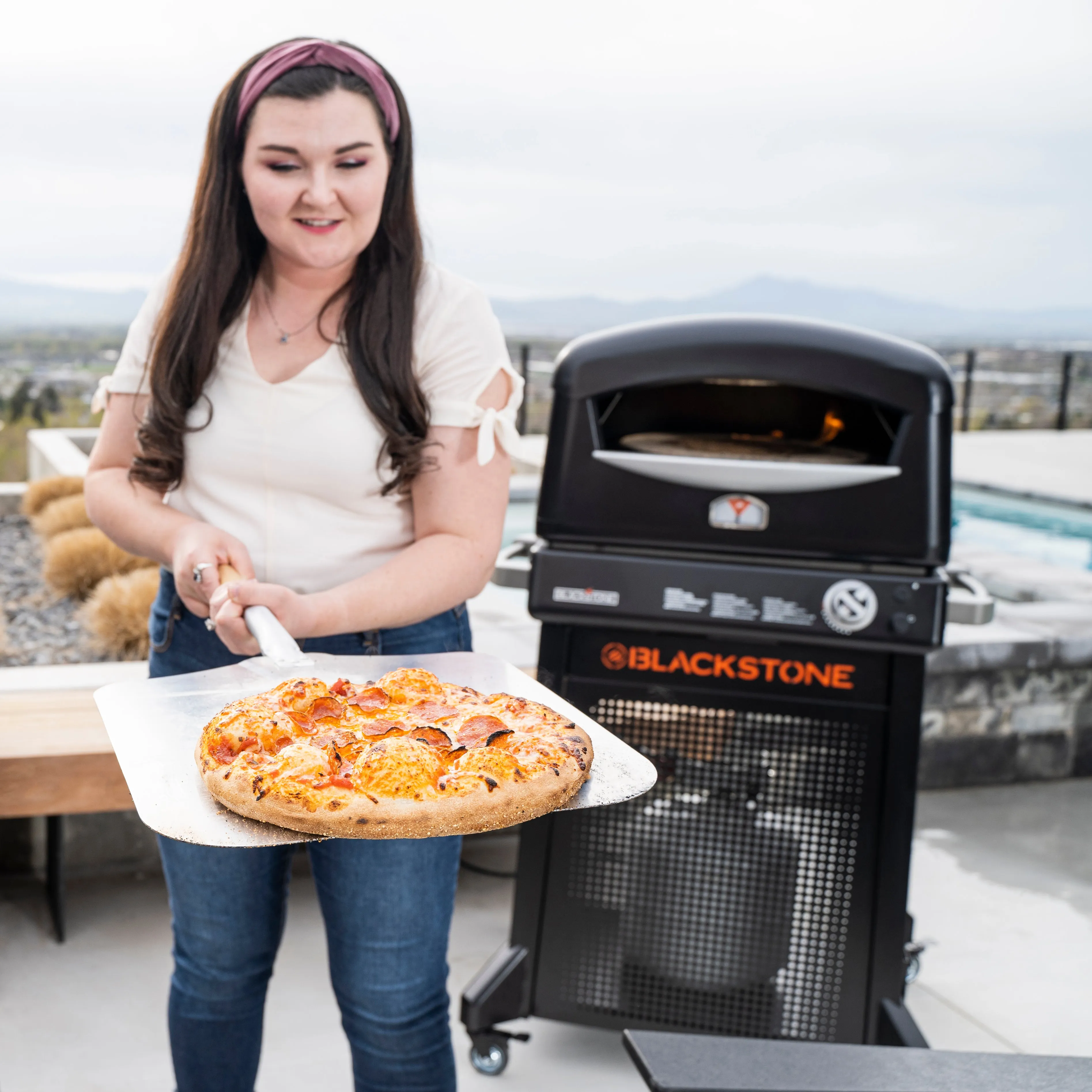 Blackstone Pizza Oven w/Cart - 6825