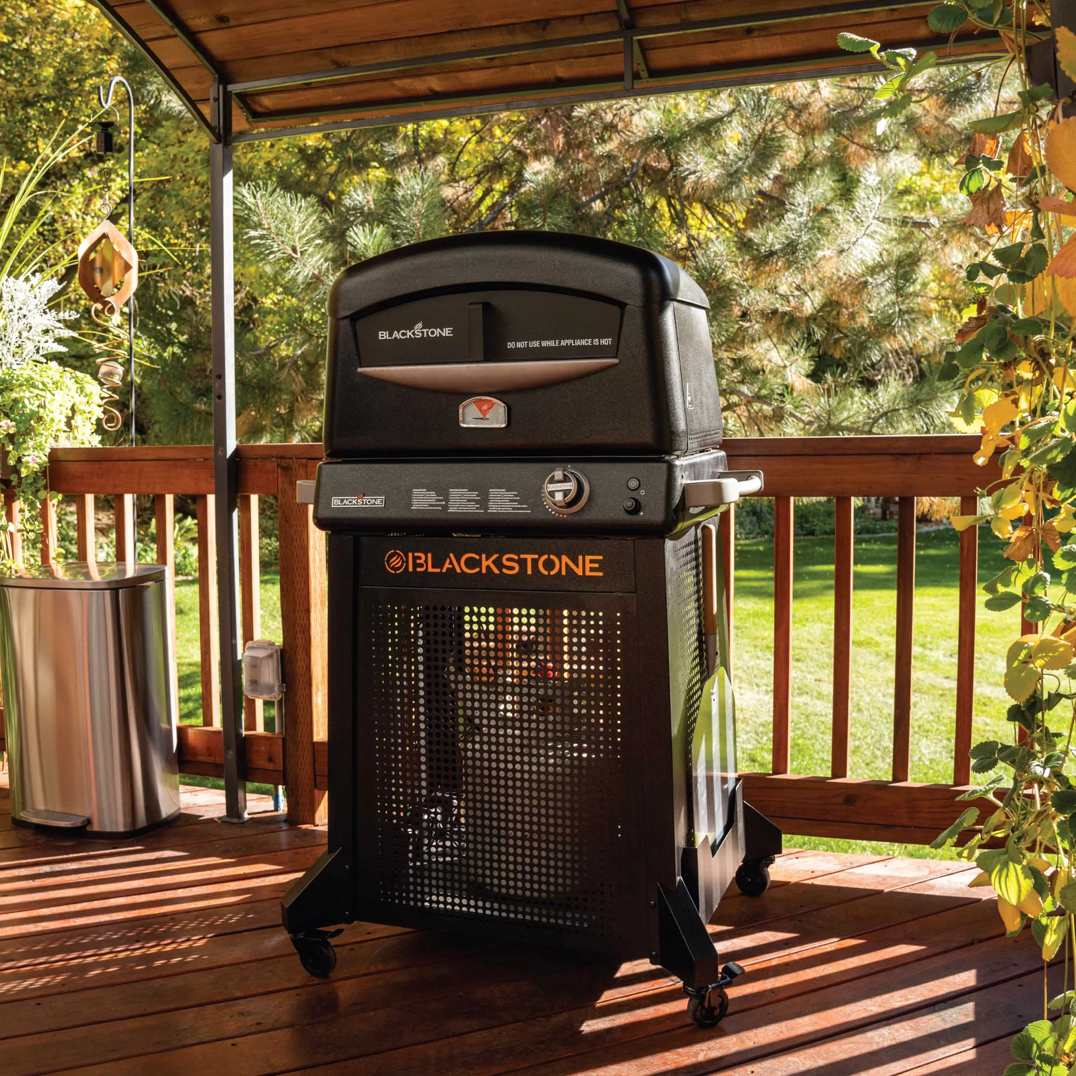 Blackstone Pizza Oven w/Cart - 6825