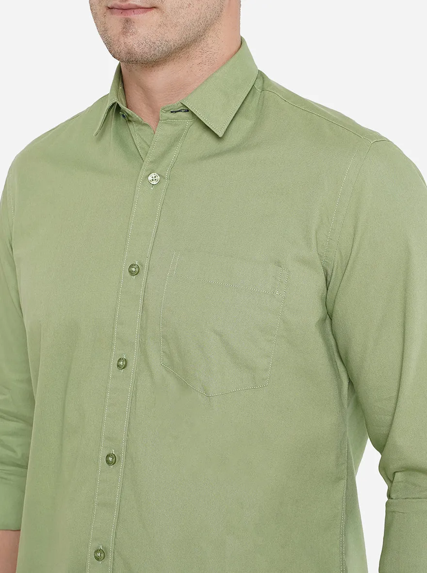 Peacock Green Solid Slim Fit Casual Shirt | JadeBlue